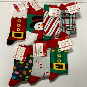 NWT 7 pairs of Christmas socks